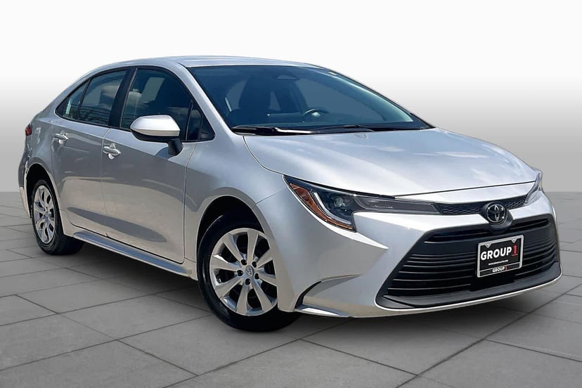 2025 Toyota Corolla - Image 2