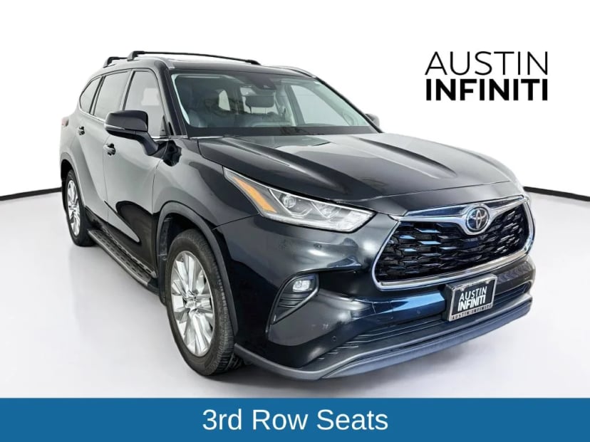 2022 Toyota Highlander - Image 1