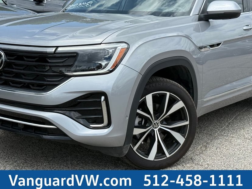 2025 Volkswagen Atlas - Image 3