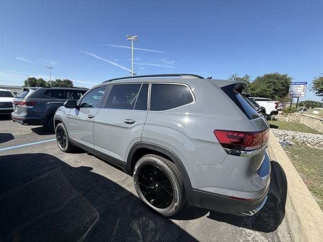 2026 Volkswagen Atlas - Image 2