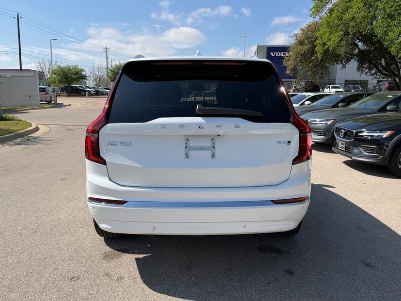 2026 Volvo XC90 - Image 2