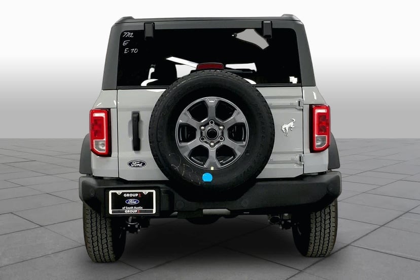 2026 Ford Bronco - Image 3