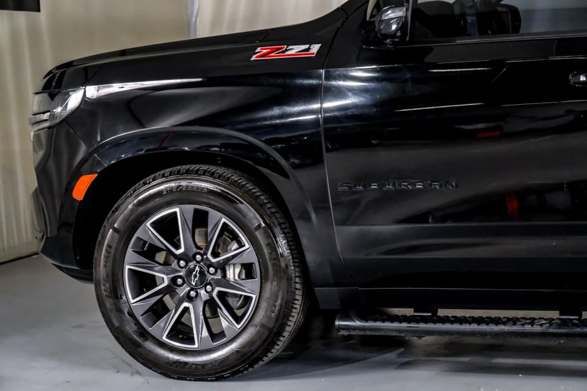2021 Chevrolet Suburban - Image 2