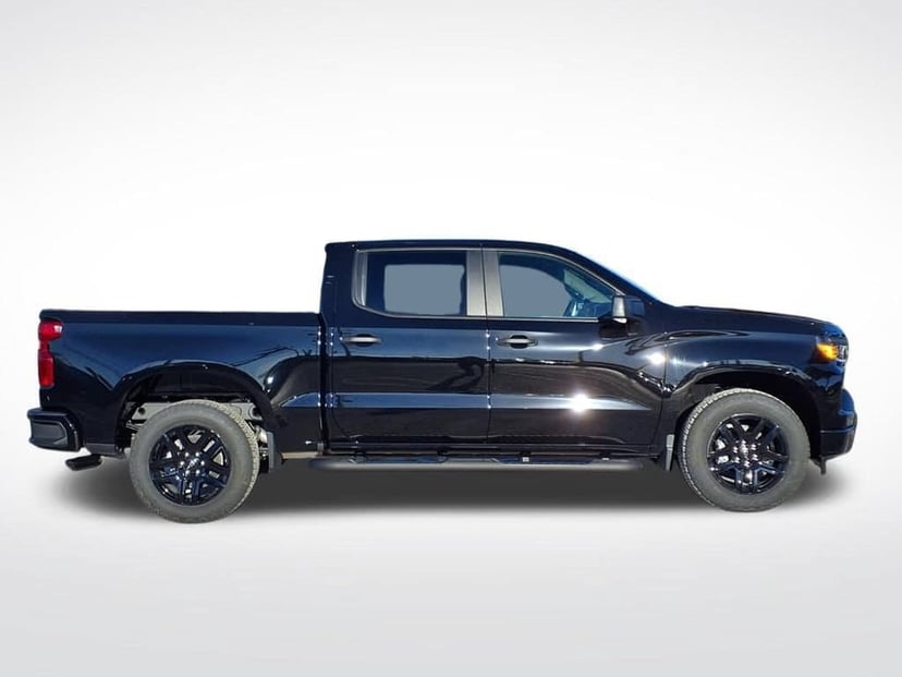 2026 Chevrolet Silverado 1500 - Image 2
