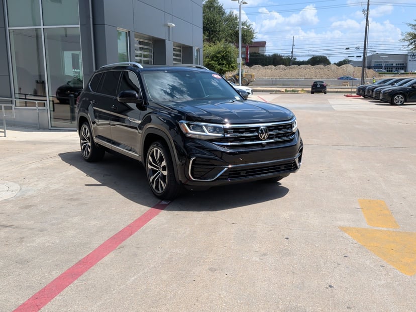 2023 Volkswagen Atlas - Image 1