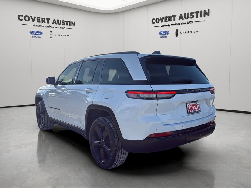 2022 Jeep Grand Cherokee - Image 2