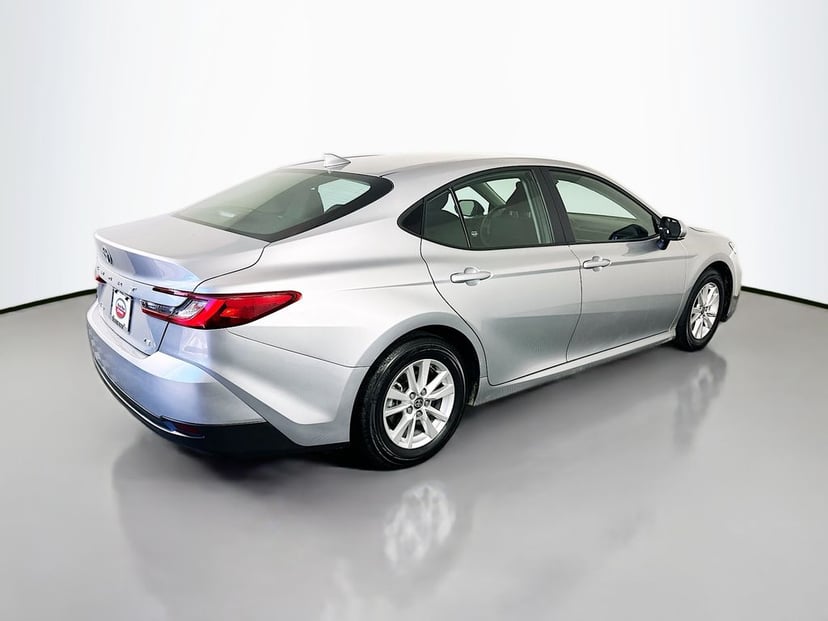 2025 Toyota Camry - Image 3