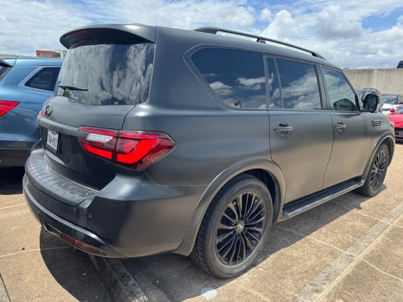 2023 INFINITI QX80 - Image 2