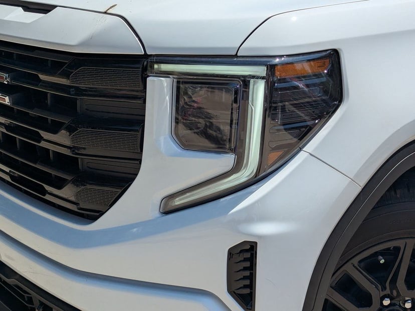 2026 GMC Sierra 1500 - Image 2