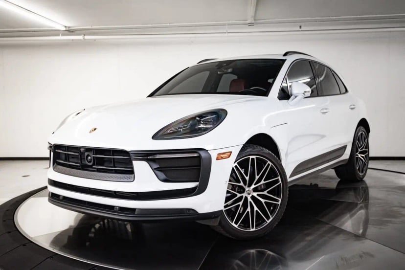2024 Porsche Macan - Image 1