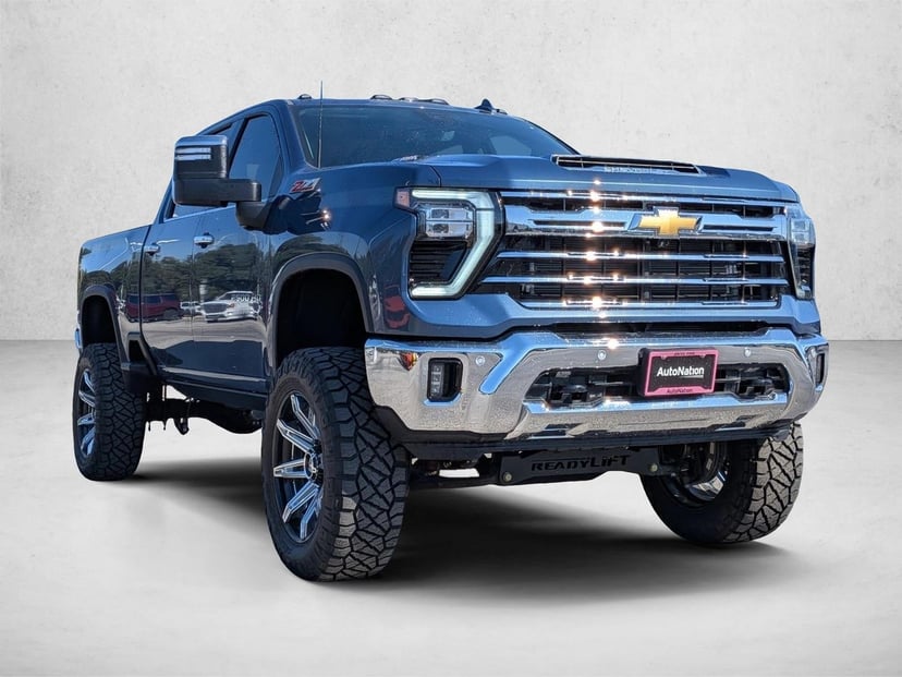 2025 Chevrolet Silverado HD - Image 3