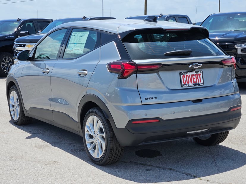 2027 Chevrolet Bolt - Image 3