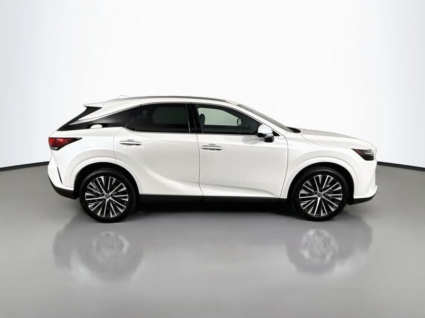 2026 Lexus RX - Image 3
