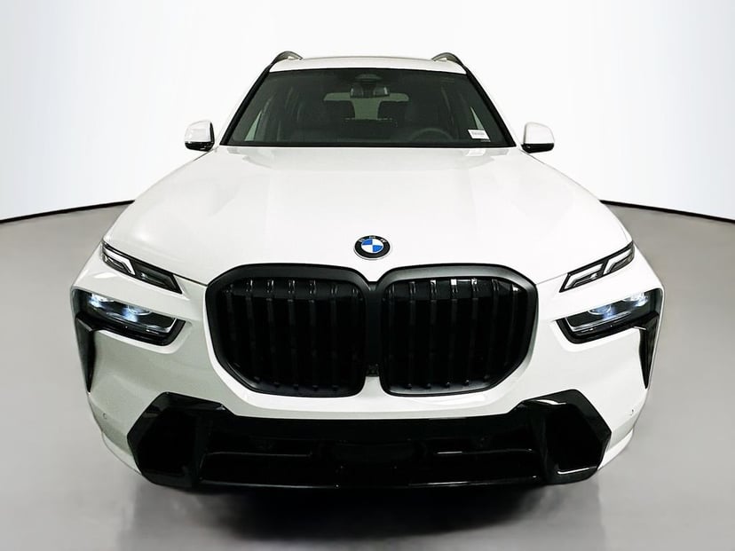 2027 BMW X7 - Image 2