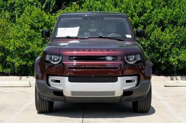 2025 Land Rover Defender - Image 3