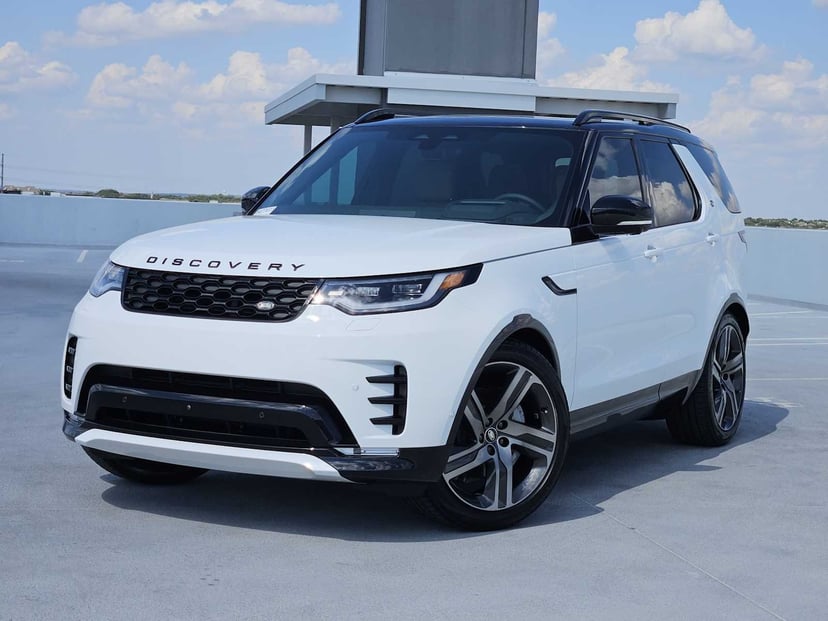2026 Land Rover Discovery - Image 1