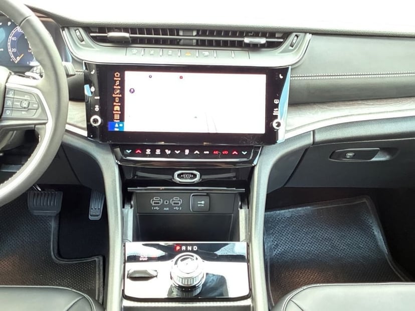 2026 Jeep Grand Cherokee L - Image 2