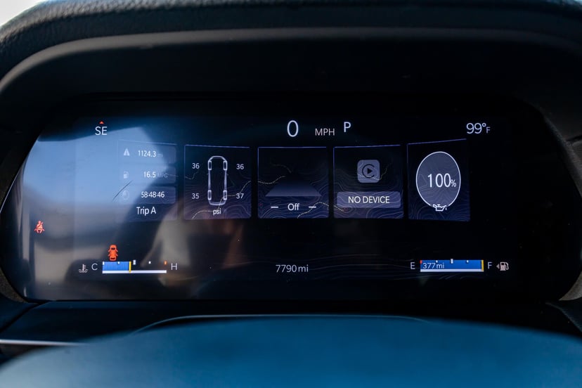2025 Jeep Grand Cherokee - Image 3