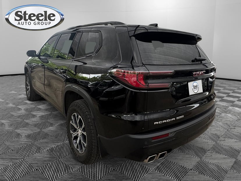 2024 GMC Acadia - Image 3