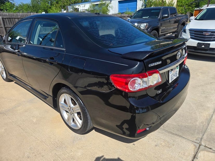 2013 Toyota Corolla - Image 3