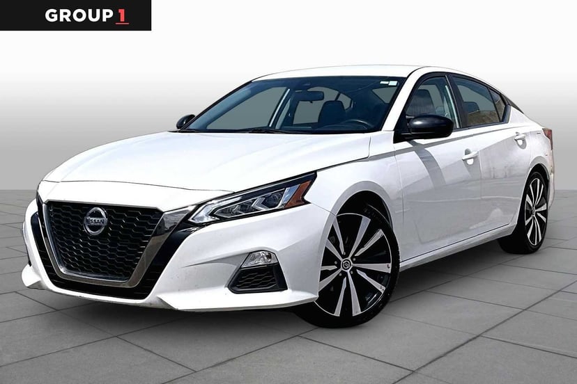 2022 Nissan Altima - Image 2