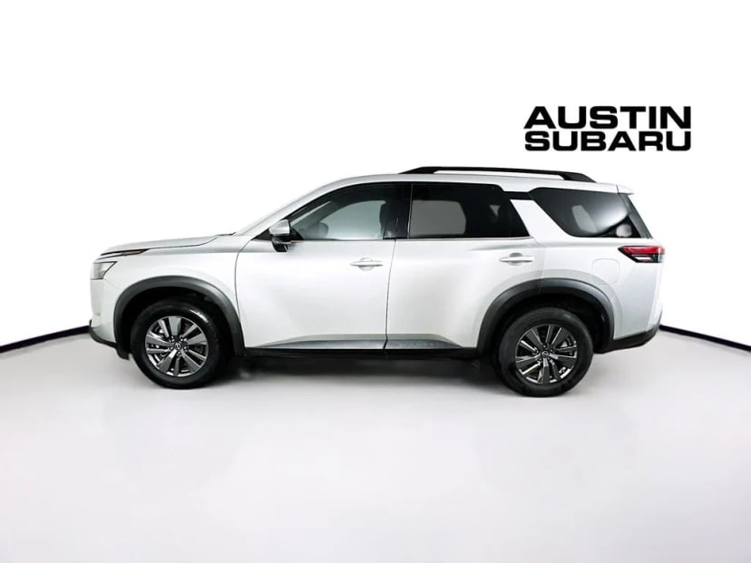 2024 Nissan Pathfinder - Image 2