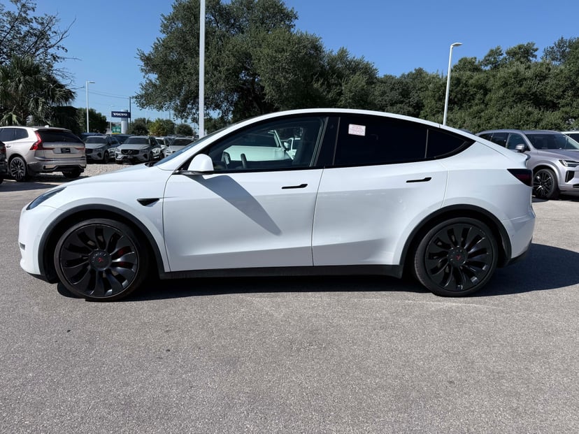 2022 Tesla Model Y - Image 2