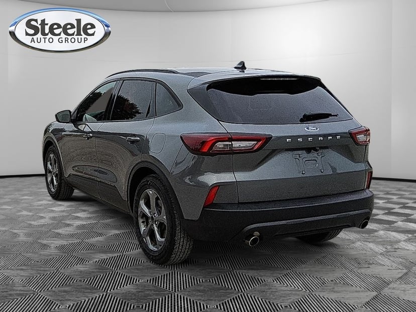 2025 Ford Escape - Image 3