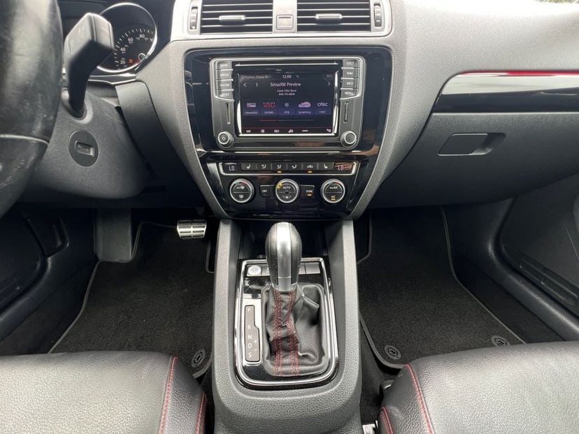 2017 Volkswagen Jetta - Image 3