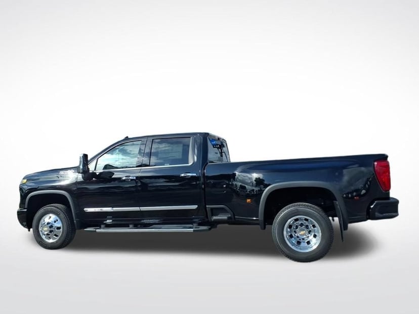 2026 Chevrolet Silverado 3500 HD - Image 3