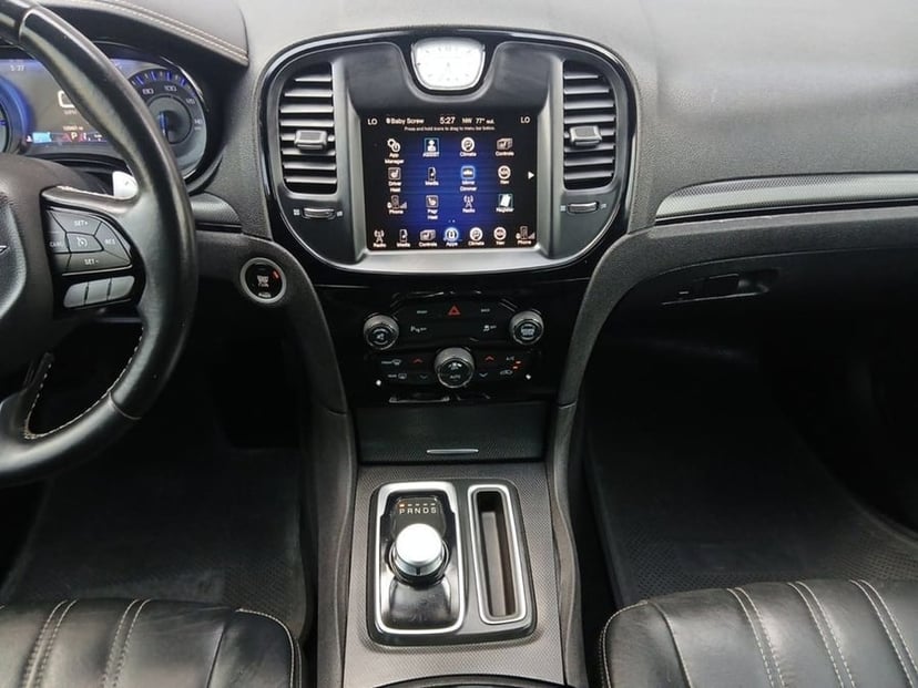 2016 Chrysler 300 - Image 3