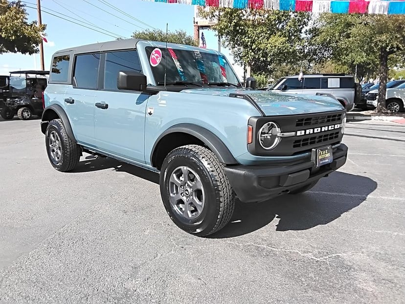 2025 Ford Bronco - Image 1