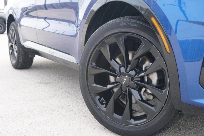 2023 Kia Sorento - Image 2