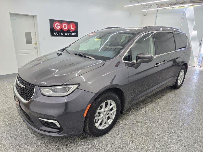 2022 Chrysler Pacifica - Image 2
