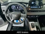 2025 Mitsubishi Outlander - Preview 11
