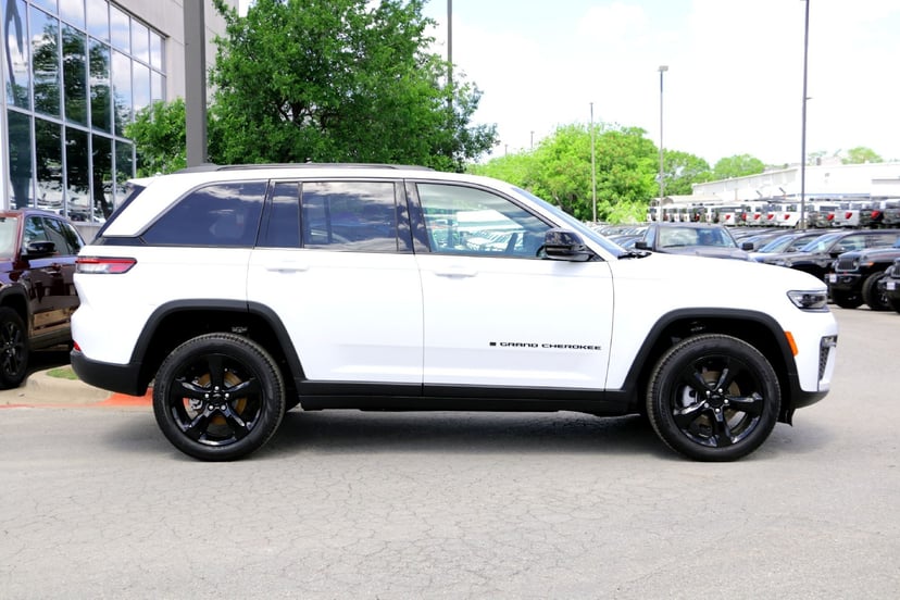 2026 Jeep Grand Cherokee - Image 1