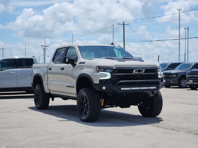 2026 Chevrolet Silverado - Image 2