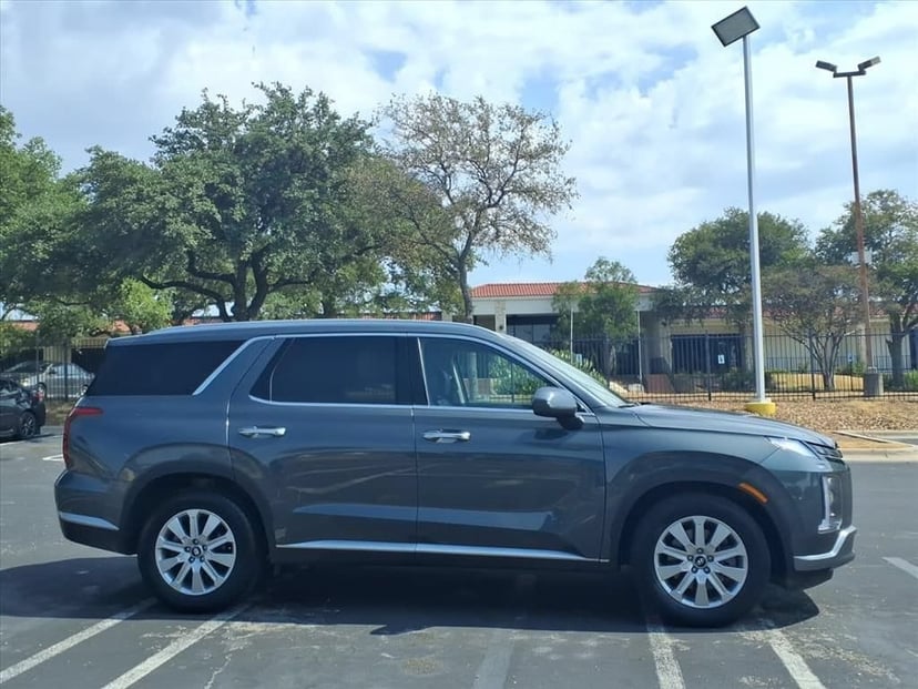 2025 Hyundai Palisade - Image 2