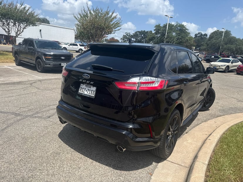 2021 Ford Edge - Image 2