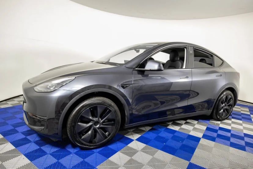 2025 Tesla Model Y - Image 1