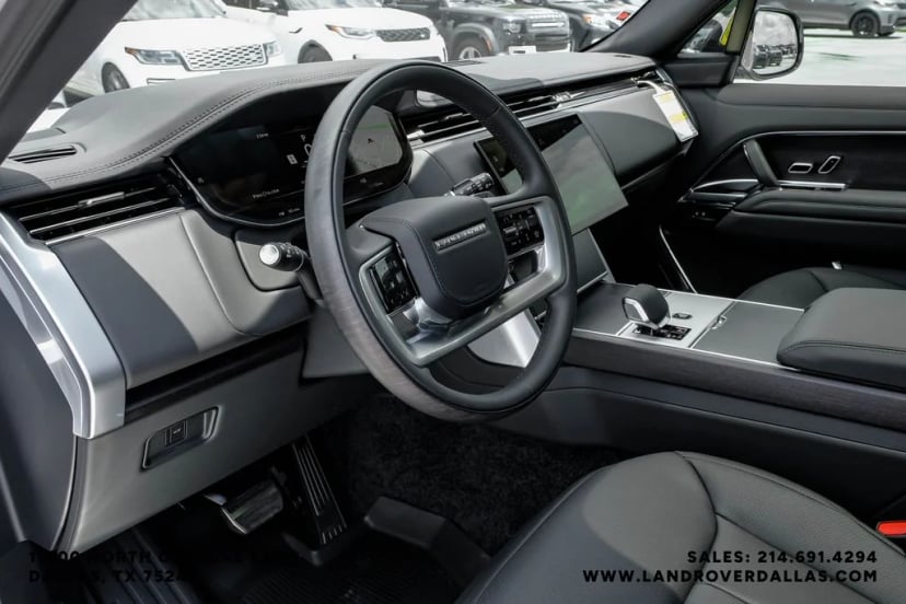 2026 Land Rover Range Rover - Image 2