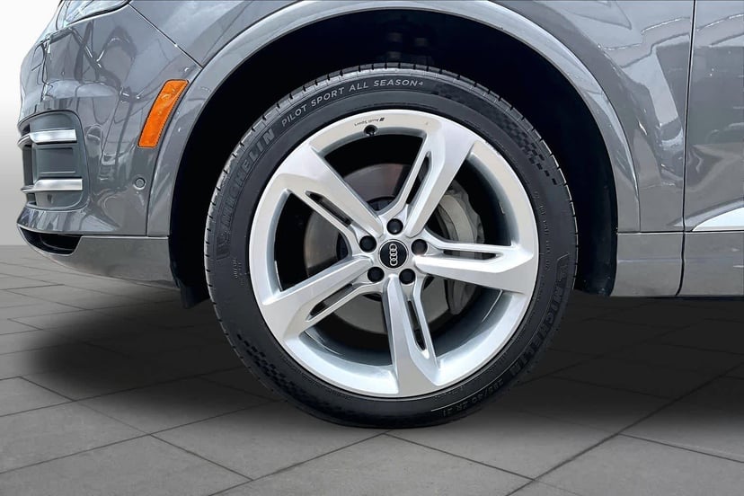2019 Audi Q7 - Image 1