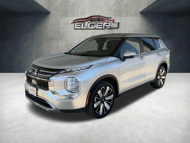 2025 Mitsubishi Outlander - Image 2