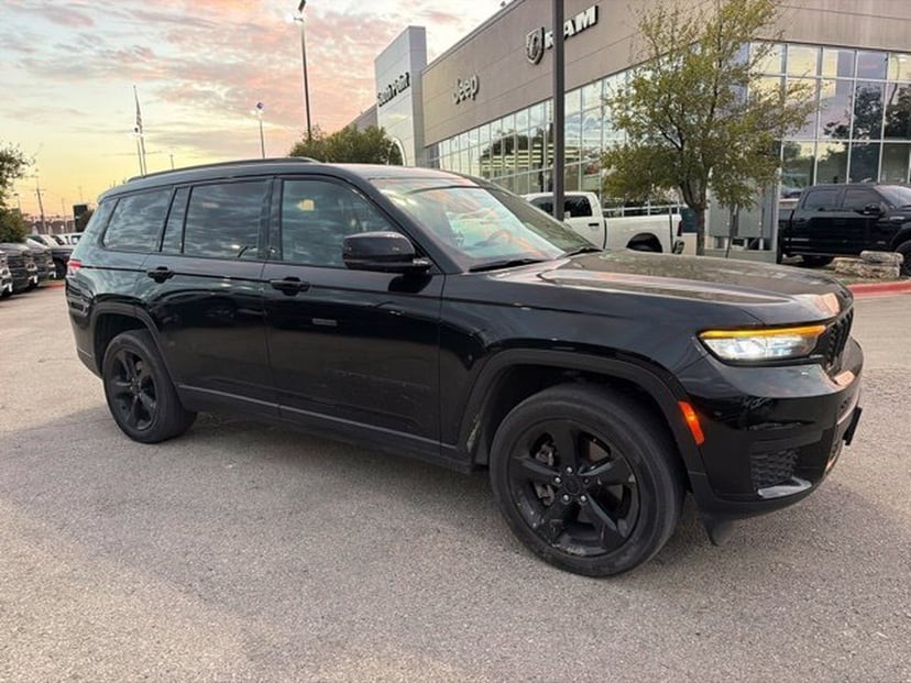 2023 Jeep Grand Cherokee L - Image 1