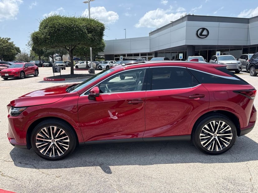 2025 Lexus RX - Image 2
