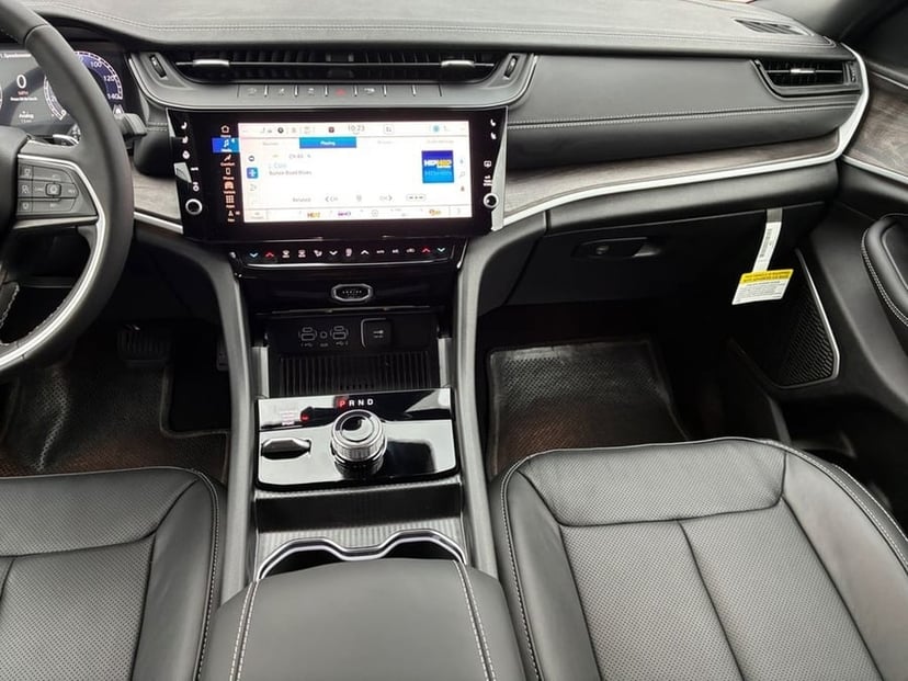 2026 Jeep Grand Cherokee L - Image 3