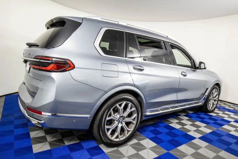 2024 BMW X7 - Image 1