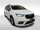 2023 Chrysler Pacifica - Preview 3