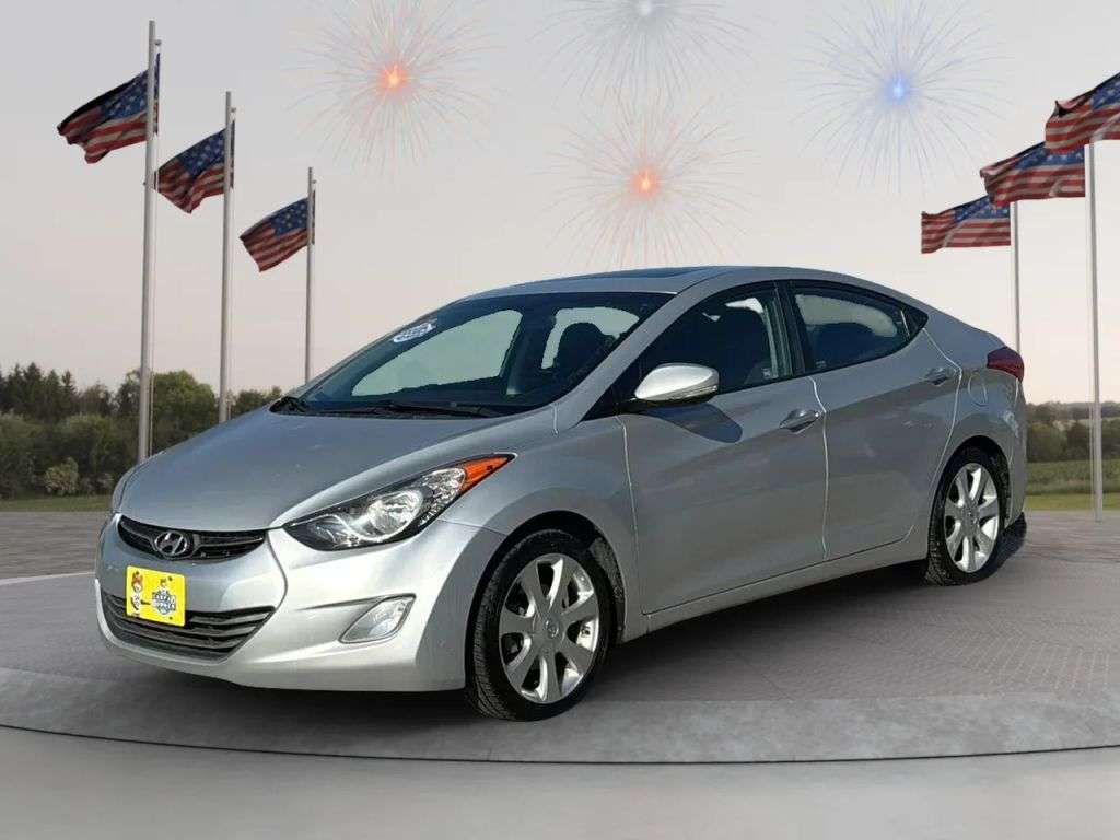 2013 Hyundai Elantra - Image 3