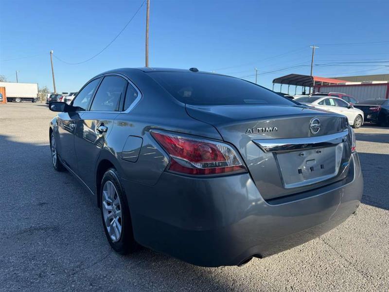 2014 Nissan Altima - Image 2